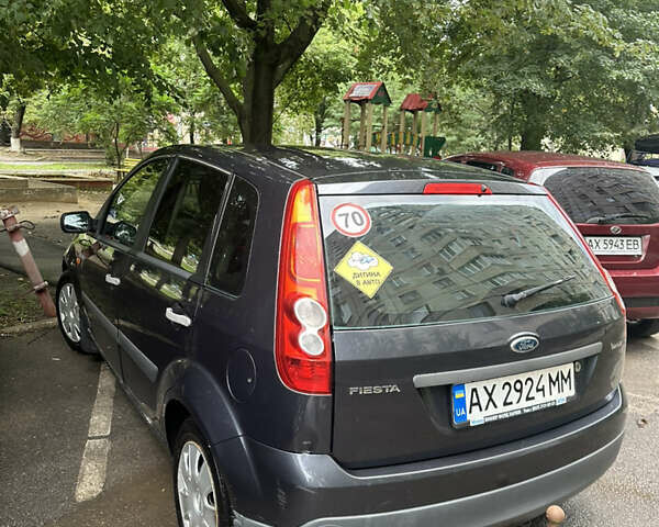 Сірий Форд Фієста, об'ємом двигуна 1.2 л та пробігом 175 тис. км за 4400 $, фото 1 на Automoto.ua