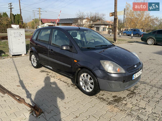 Сірий Форд Фієста, об'ємом двигуна 1.4 л та пробігом 161 тис. км за 2750 $, фото 2 на Automoto.ua
