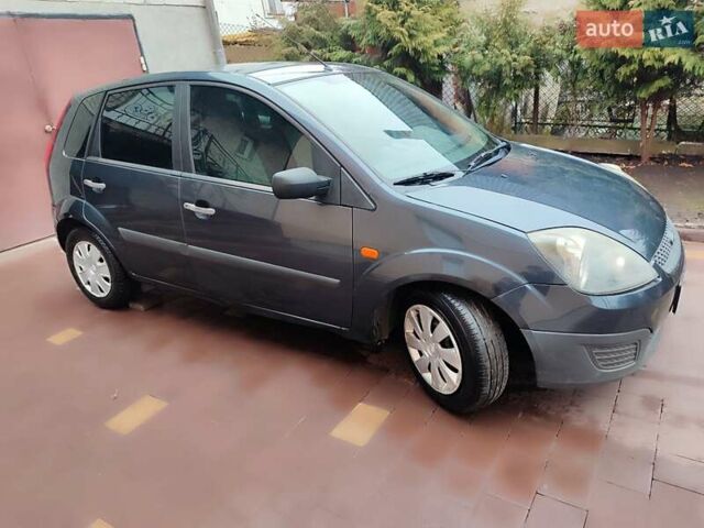 Серый Форд Фиеста, объемом двигателя 1.39 л и пробегом 203 тыс. км за 2999 $, фото 4 на Automoto.ua