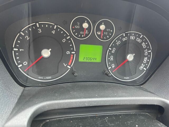 Серый Форд Фиеста, объемом двигателя 1.4 л и пробегом 230 тыс. км за 2800 $, фото 8 на Automoto.ua