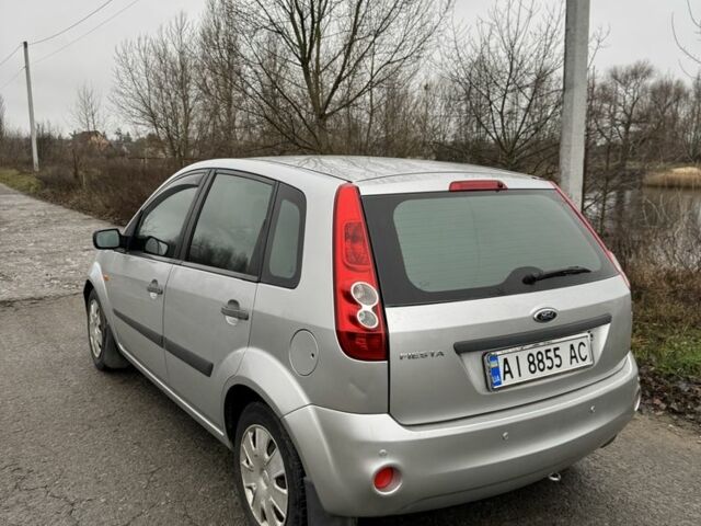 Сірий Форд Фієста, об'ємом двигуна 1.4 л та пробігом 157 тис. км за 4000 $, фото 2 на Automoto.ua