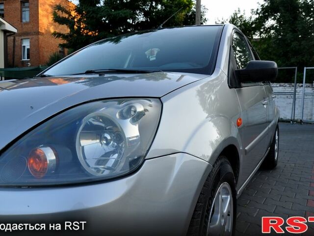 Форд Фиеста 2008 в Полтаве на Automoto.ua Серый Форд Фиеста, объемом двигателя 1.2 л и пробегом 230 тыс. км за 4000 $, фото 1 на Automoto.ua