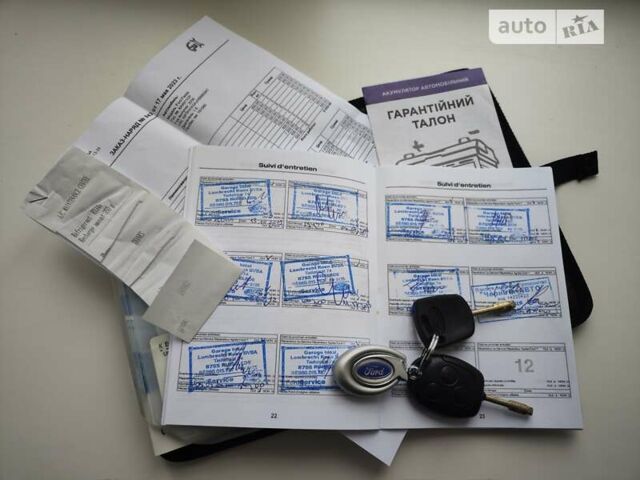 Серый Форд Фиеста, объемом двигателя 1.6 л и пробегом 181 тыс. км за 5500 $, фото 3 на Automoto.ua