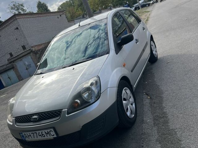 Сірий Форд Фієста, об'ємом двигуна 1.2 л та пробігом 150 тис. км за 3300 $, фото 1 на Automoto.ua