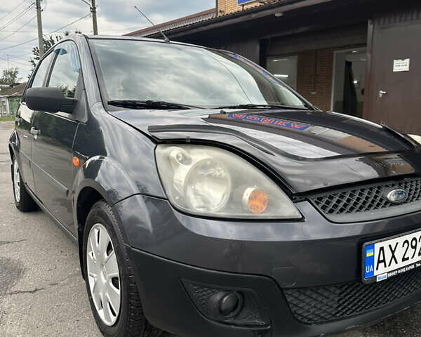 Сірий Форд Фієста, об'ємом двигуна 1.2 л та пробігом 175 тис. км за 4400 $, фото 2 на Automoto.ua