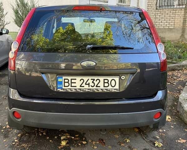 Сірий Форд Фієста, об'ємом двигуна 1.39 л та пробігом 149 тис. км за 3500 $, фото 2 на Automoto.ua