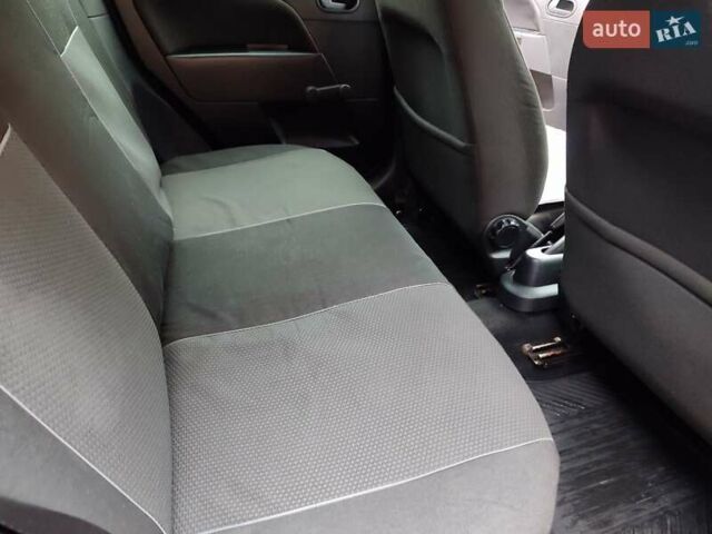 Серый Форд Фиеста, объемом двигателя 1.39 л и пробегом 203 тыс. км за 2999 $, фото 17 на Automoto.ua