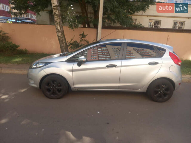 Сірий Форд Фієста, об'ємом двигуна 1.2 л та пробігом 206 тис. км за 5800 $, фото 2 на Automoto.ua