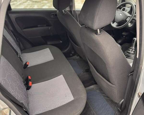 Сірий Форд Фієста, об'ємом двигуна 0 л та пробігом 136 тис. км за 4200 $, фото 13 на Automoto.ua