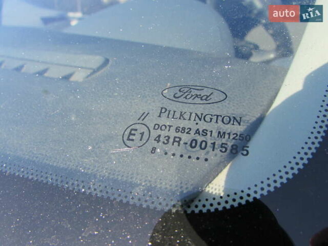 Серый Форд Фиеста, объемом двигателя 1.39 л и пробегом 223 тыс. км за 4200 $, фото 4 на Automoto.ua