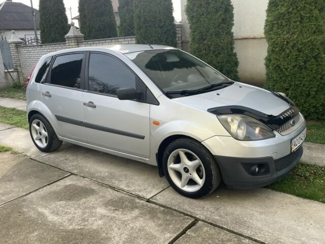 Сірий Форд Фієста, об'ємом двигуна 1.4 л та пробігом 300 тис. км за 2999 $, фото 1 на Automoto.ua