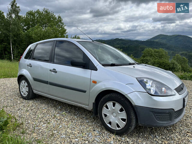 Серый Форд Фиеста, объемом двигателя 1.24 л и пробегом 174 тыс. км за 4200 $, фото 16 на Automoto.ua