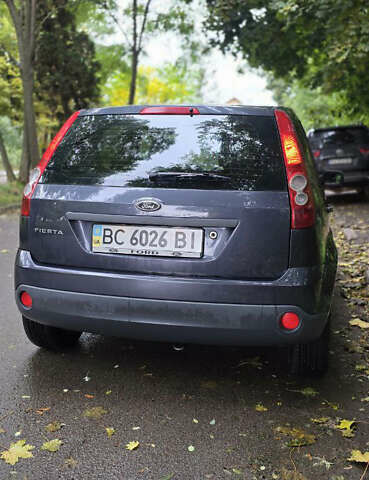 Серый Форд Фиеста, объемом двигателя 1.4 л и пробегом 282 тыс. км за 3300 $, фото 3 на Automoto.ua