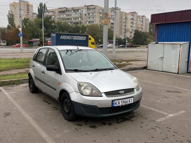 Серый Форд Фиеста, объемом двигателя 1.4 л и пробегом 230 тыс. км за 2800 $, фото 1 на Automoto.ua