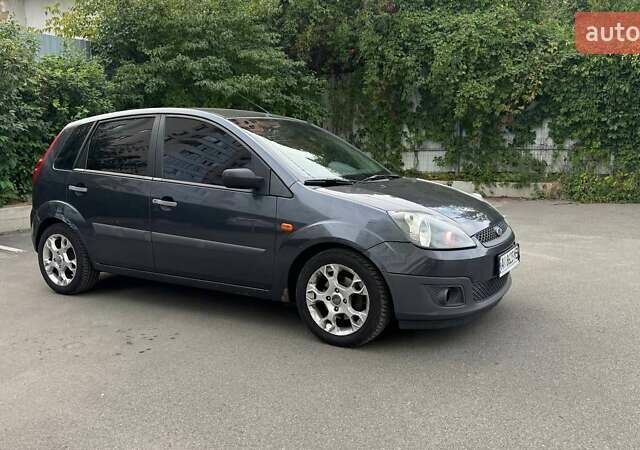 Сірий Форд Фієста, об'ємом двигуна 1.39 л та пробігом 165 тис. км за 4100 $, фото 9 на Automoto.ua
