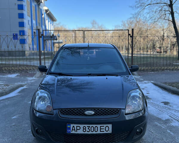 Серый Форд Фиеста, объемом двигателя 1.39 л и пробегом 342 тыс. км за 3300 $, фото 8 на Automoto.ua