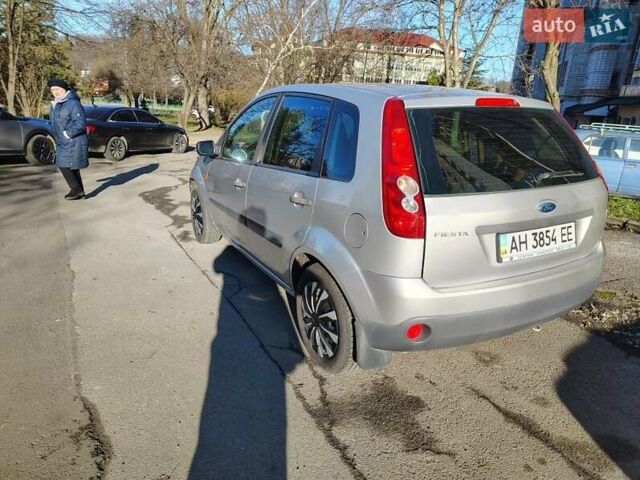 Сірий Форд Фієста, об'ємом двигуна 0 л та пробігом 136 тис. км за 4200 $, фото 2 на Automoto.ua