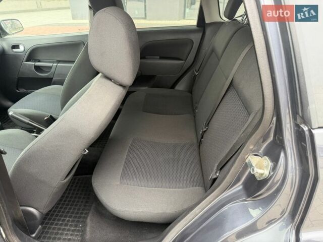 Сірий Форд Фієста, об'ємом двигуна 1.6 л та пробігом 186 тис. км за 5299 $, фото 33 на Automoto.ua