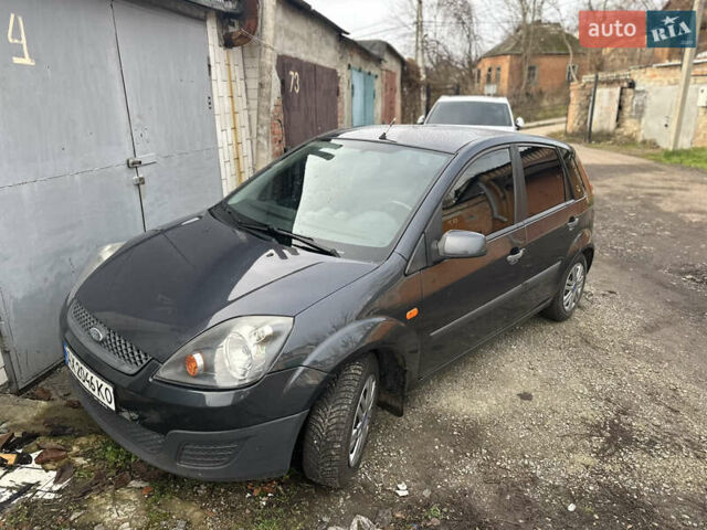 Серый Форд Фиеста, объемом двигателя 1.24 л и пробегом 234 тыс. км за 4200 $, фото 20 на Automoto.ua