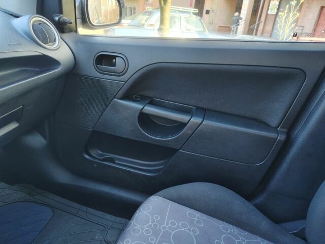 Сірий Форд Фієста, об'ємом двигуна 0 л та пробігом 136 тис. км за 4200 $, фото 7 на Automoto.ua