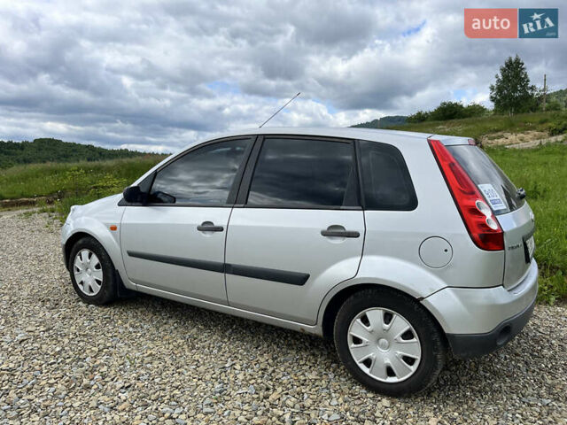 Серый Форд Фиеста, объемом двигателя 1.24 л и пробегом 174 тыс. км за 4200 $, фото 14 на Automoto.ua