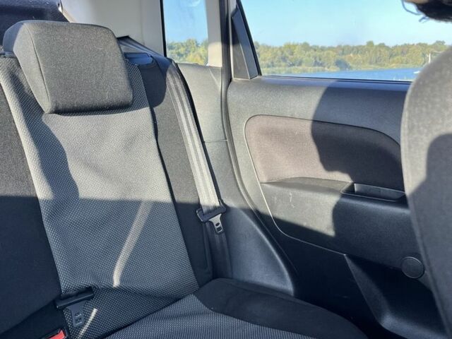 Серый Форд Фиеста, объемом двигателя 1.2 л и пробегом 175 тыс. км за 3900 $, фото 13 на Automoto.ua