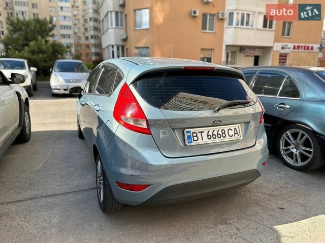 Сірий Форд Фієста, об'ємом двигуна 1.24 л та пробігом 216 тис. км за 5499 $, фото 3 на Automoto.ua