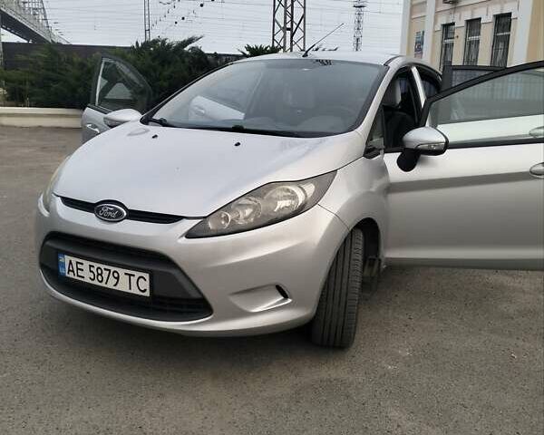 Сірий Форд Фієста, об'ємом двигуна 1.24 л та пробігом 183 тис. км за 5700 $, фото 11 на Automoto.ua