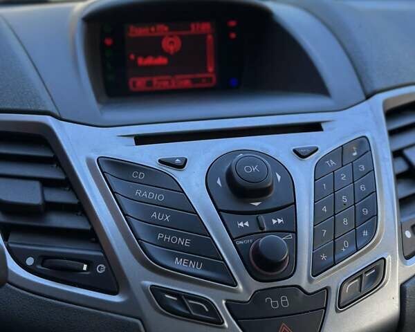 Серый Форд Фиеста, объемом двигателя 1.6 л и пробегом 370 тыс. км за 5500 $, фото 20 на Automoto.ua