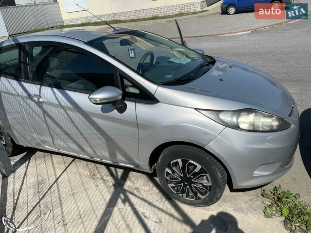 Сірий Форд Фієста, об'ємом двигуна 1.25 л та пробігом 173 тис. км за 4500 $, фото 2 на Automoto.ua