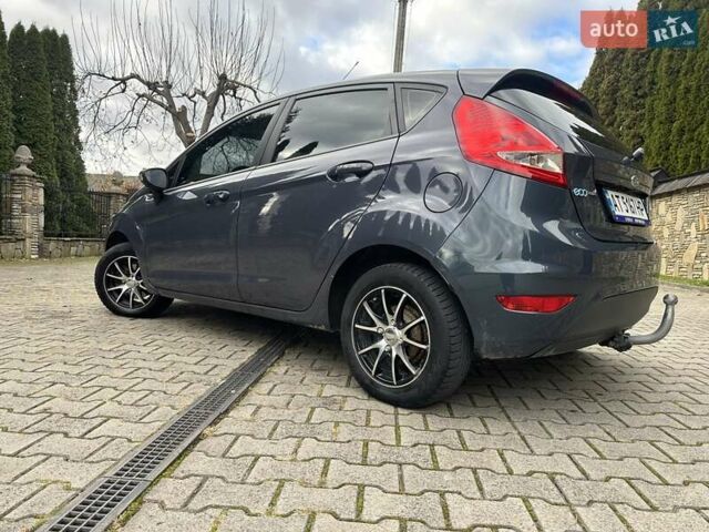Серый Форд Фиеста, объемом двигателя 1.6 л и пробегом 239 тыс. км за 5250 $, фото 11 на Automoto.ua