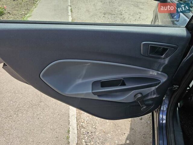 Сірий Форд Фієста, об'ємом двигуна 1.25 л та пробігом 69 тис. км за 5700 $, фото 16 на Automoto.ua