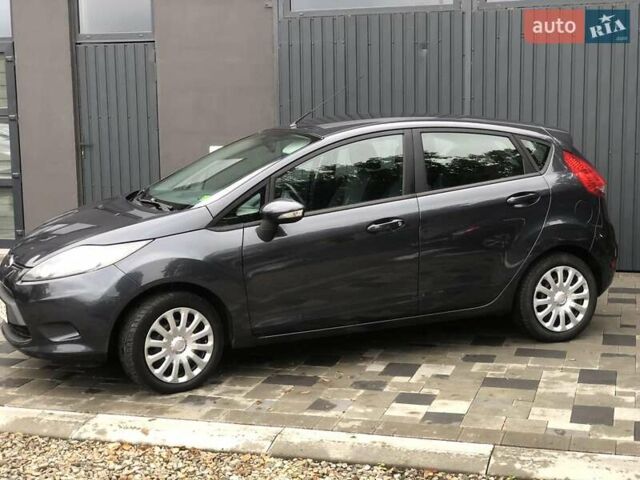 Сірий Форд Фієста, об'ємом двигуна 1.3 л та пробігом 183 тис. км за 5600 $, фото 5 на Automoto.ua