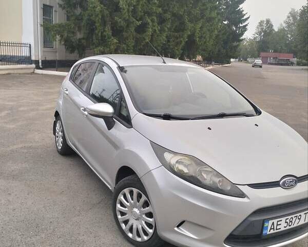 Сірий Форд Фієста, об'ємом двигуна 1.24 л та пробігом 183 тис. км за 5700 $, фото 7 на Automoto.ua