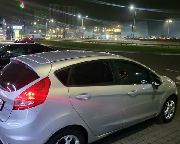 Сірий Форд Фієста, об'ємом двигуна 1.4 л та пробігом 172 тис. км за 6500 $, фото 2 на Automoto.ua