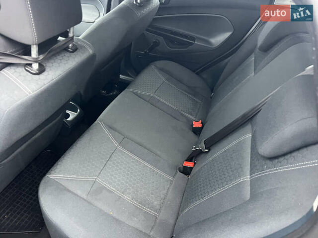 Серый Форд Фиеста, объемом двигателя 1.39 л и пробегом 170 тыс. км за 6850 $, фото 13 на Automoto.ua