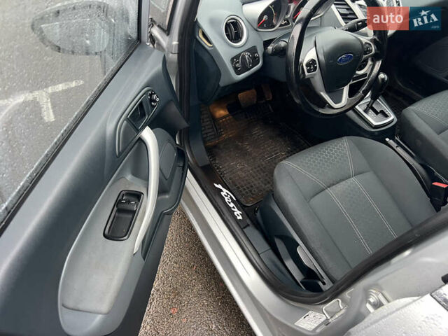 Серый Форд Фиеста, объемом двигателя 1.39 л и пробегом 170 тыс. км за 6850 $, фото 11 на Automoto.ua