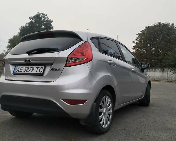 Сірий Форд Фієста, об'ємом двигуна 1.24 л та пробігом 183 тис. км за 5700 $, фото 2 на Automoto.ua