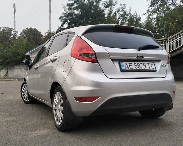 Сірий Форд Фієста, об'ємом двигуна 1.24 л та пробігом 183 тис. км за 5700 $, фото 8 на Automoto.ua