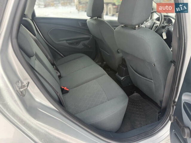 Сірий Форд Фієста, об'ємом двигуна 1.3 л та пробігом 188 тис. км за 6300 $, фото 38 на Automoto.ua