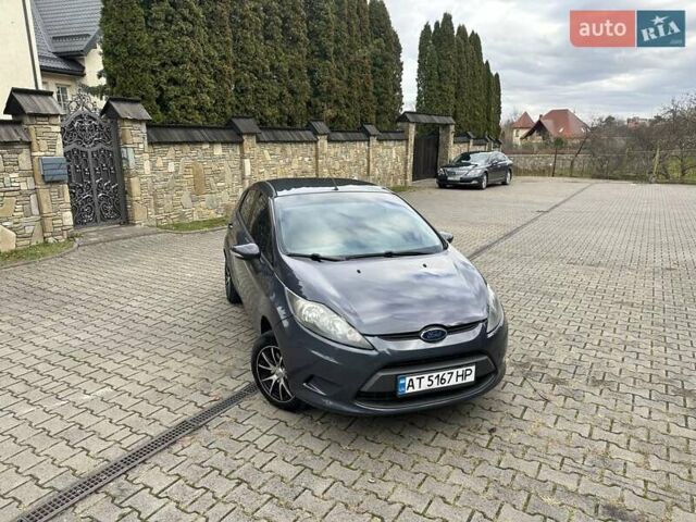 Серый Форд Фиеста, объемом двигателя 1.6 л и пробегом 239 тыс. км за 5250 $, фото 14 на Automoto.ua