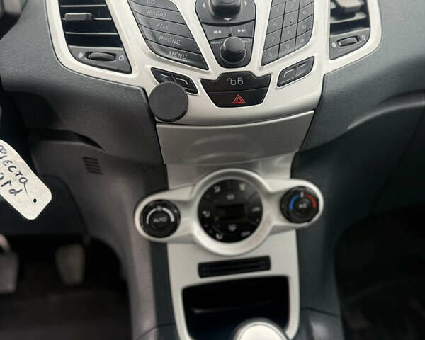 Сірий Форд Фієста, об'ємом двигуна 1.3 л та пробігом 188 тис. км за 6300 $, фото 31 на Automoto.ua