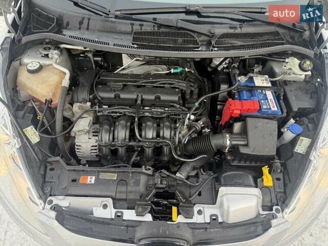 Сірий Форд Фієста, об'ємом двигуна 1.3 л та пробігом 188 тис. км за 6300 $, фото 48 на Automoto.ua