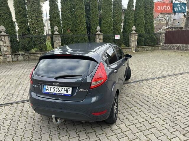 Серый Форд Фиеста, объемом двигателя 1.6 л и пробегом 239 тыс. км за 5250 $, фото 13 на Automoto.ua