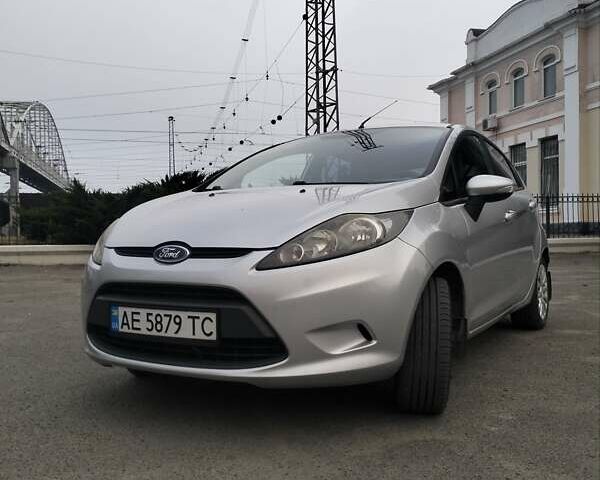 Сірий Форд Фієста, об'ємом двигуна 1.24 л та пробігом 183 тис. км за 5700 $, фото 3 на Automoto.ua
