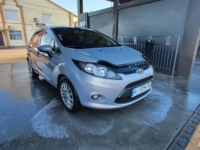 Серый Форд Фиеста, объемом двигателя 1.2 л и пробегом 255 тыс. км за 5300 $, фото 1 на Automoto.ua