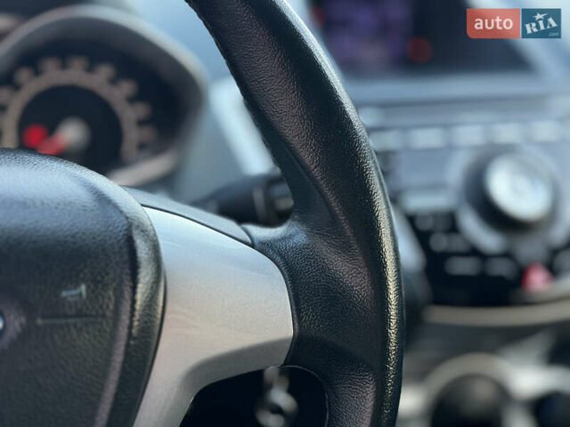 Сірий Форд Фієста, об'ємом двигуна 1.25 л та пробігом 98 тис. км за 5600 $, фото 27 на Automoto.ua
