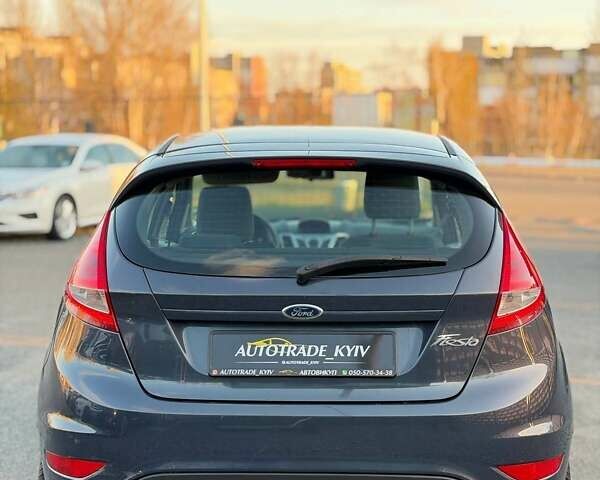 Серый Форд Фиеста, объемом двигателя 1.24 л и пробегом 135 тыс. км за 4999 $, фото 9 на Automoto.ua