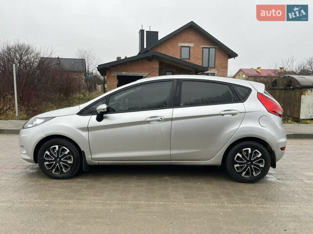 Серый Форд Фиеста, объемом двигателя 1.24 л и пробегом 128 тыс. км за 6500 $, фото 7 на Automoto.ua