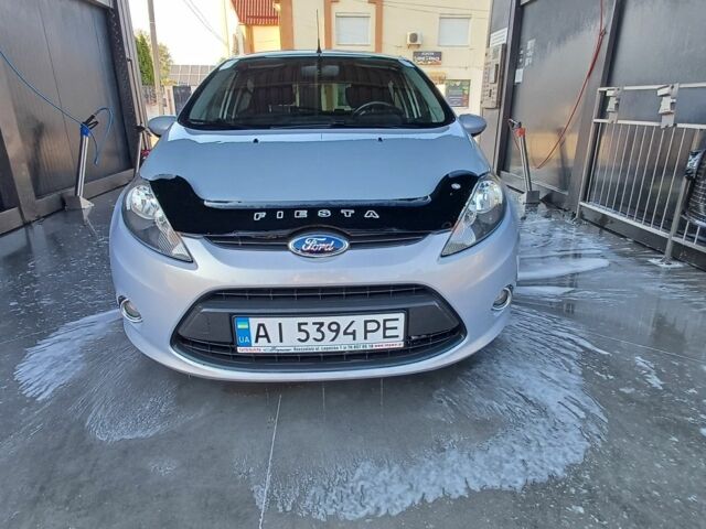 Серый Форд Фиеста, объемом двигателя 1.2 л и пробегом 255 тыс. км за 5300 $, фото 2 на Automoto.ua